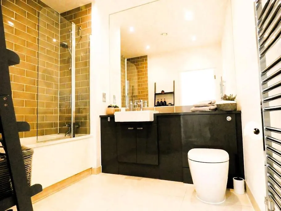Apartment Cc Home Of London United Kingdom