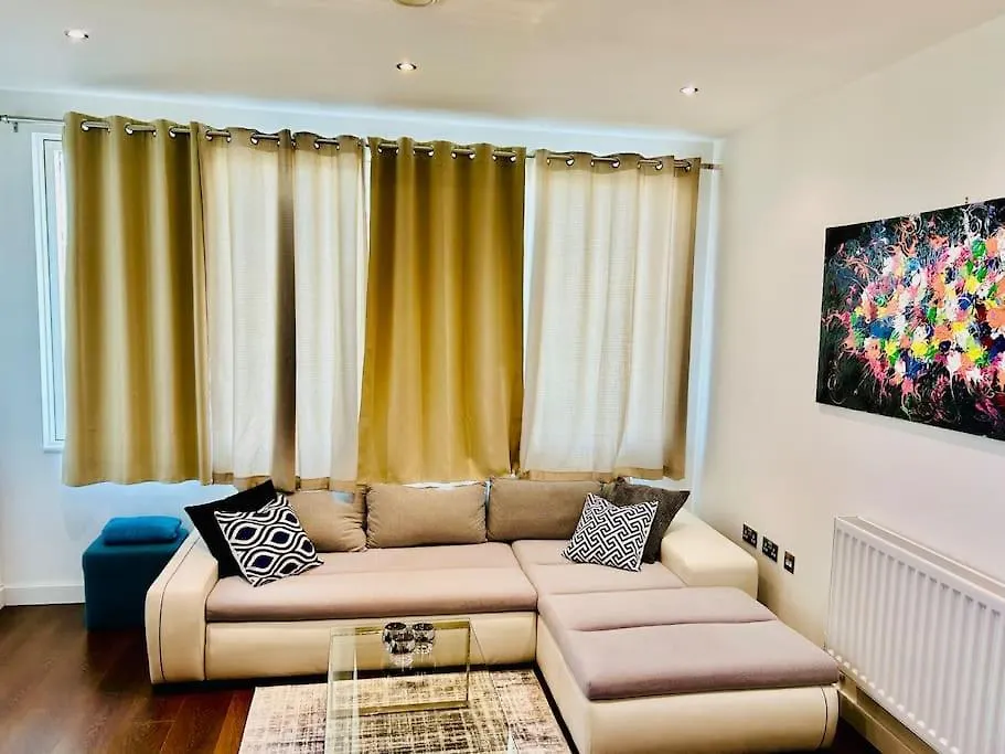 Cc Home Of London United Kingdom